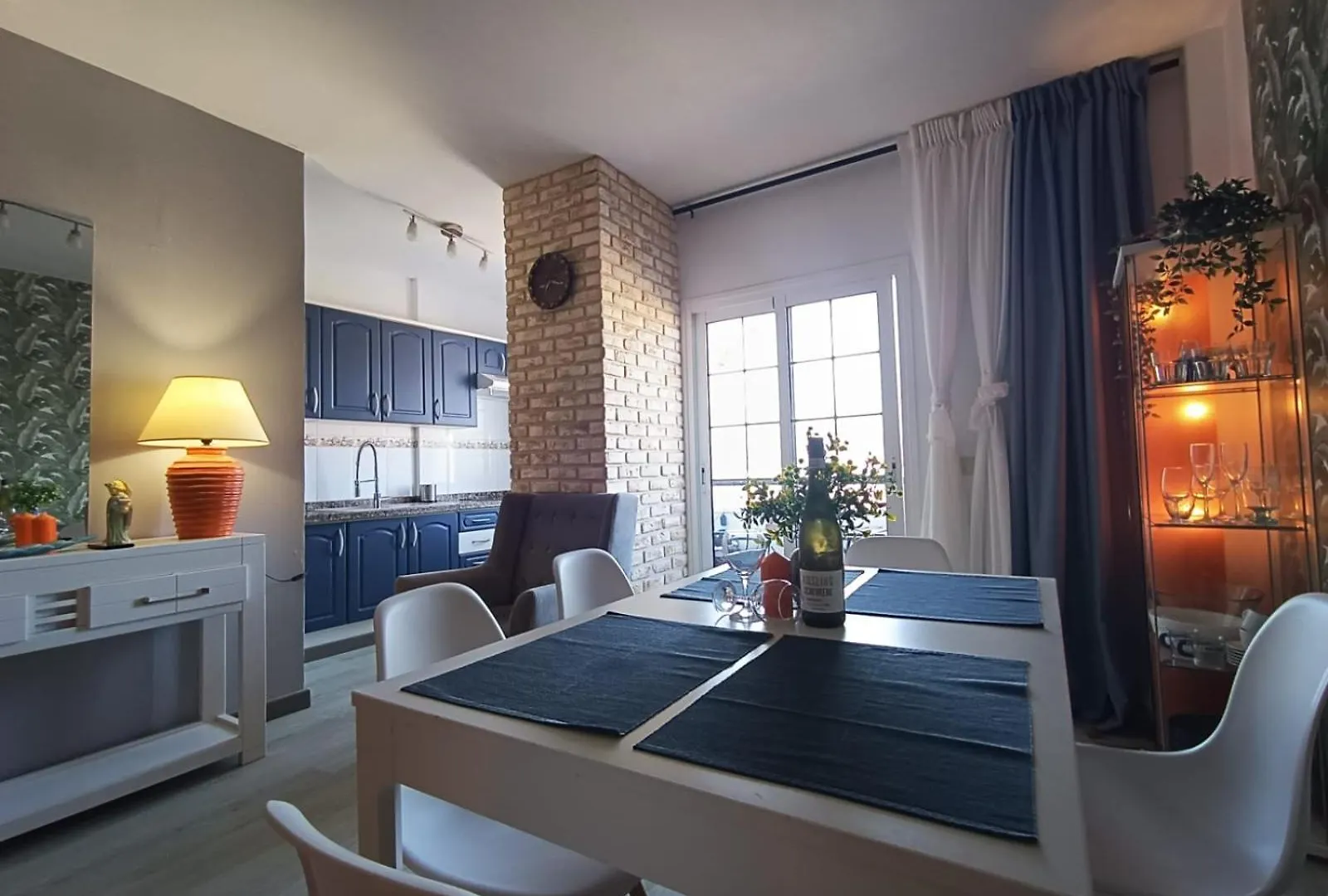 Apartment Apartamento Soleado Los Abrigos Spanien